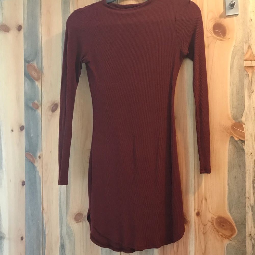 Ribbed long sleeve dress (form fitting)